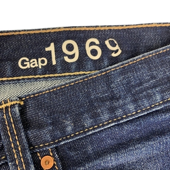 GAP 5” Mid Rise Sexy Boyfriend Denim Light Distressed Cuffed Shorts Size 26 NWOT - Picture 9 of 12